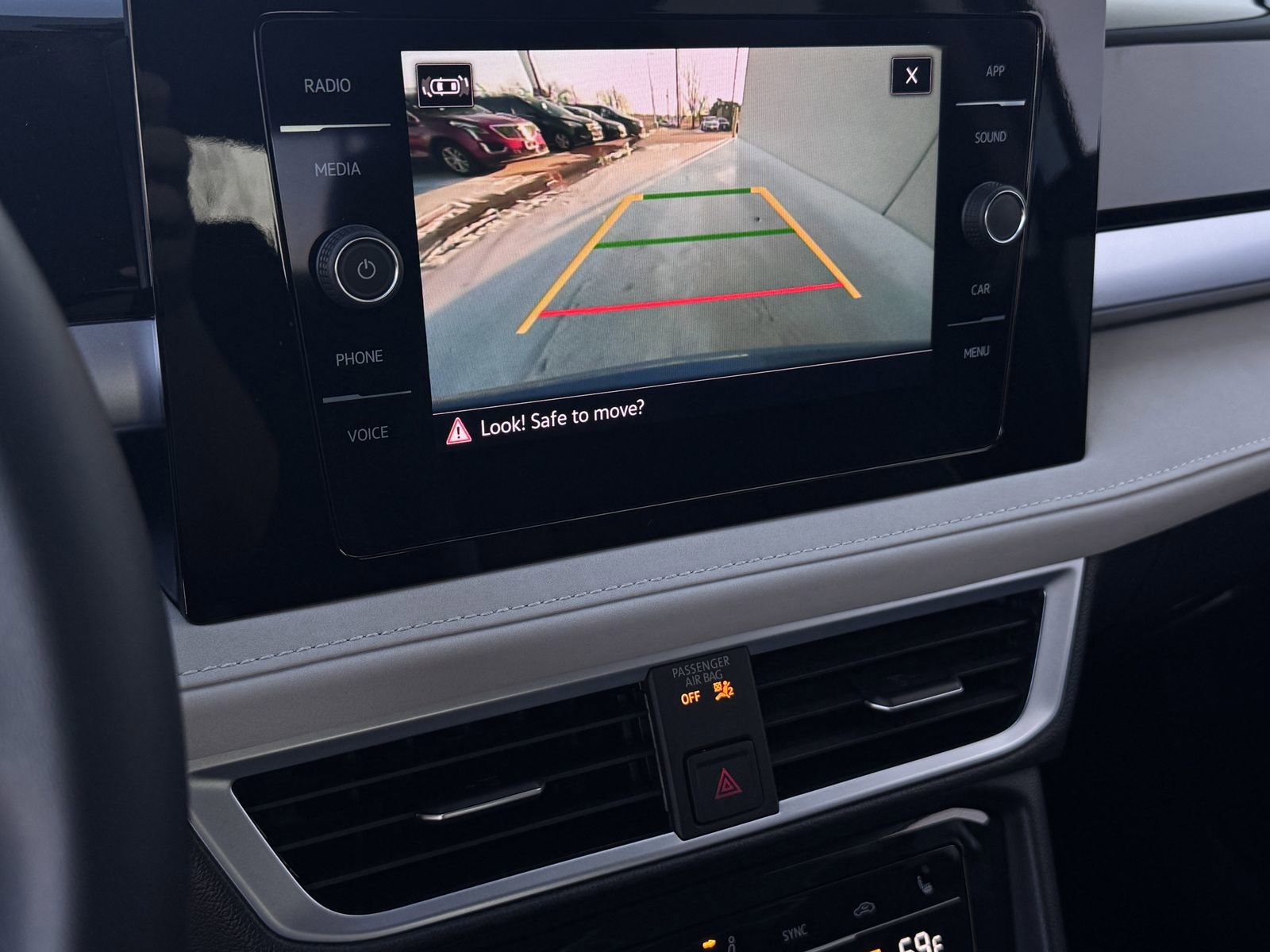 New 2025 Volkswagen Taos SE image 18