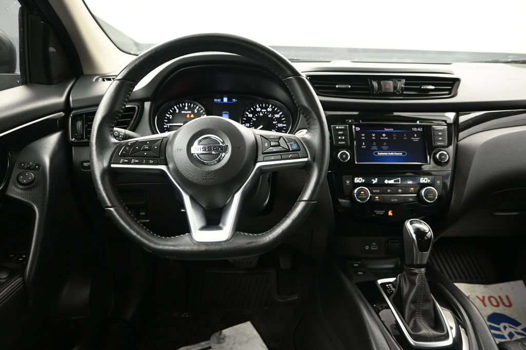 Used 2022 Nissan Rogue Sport SL AWD/4WD image 30