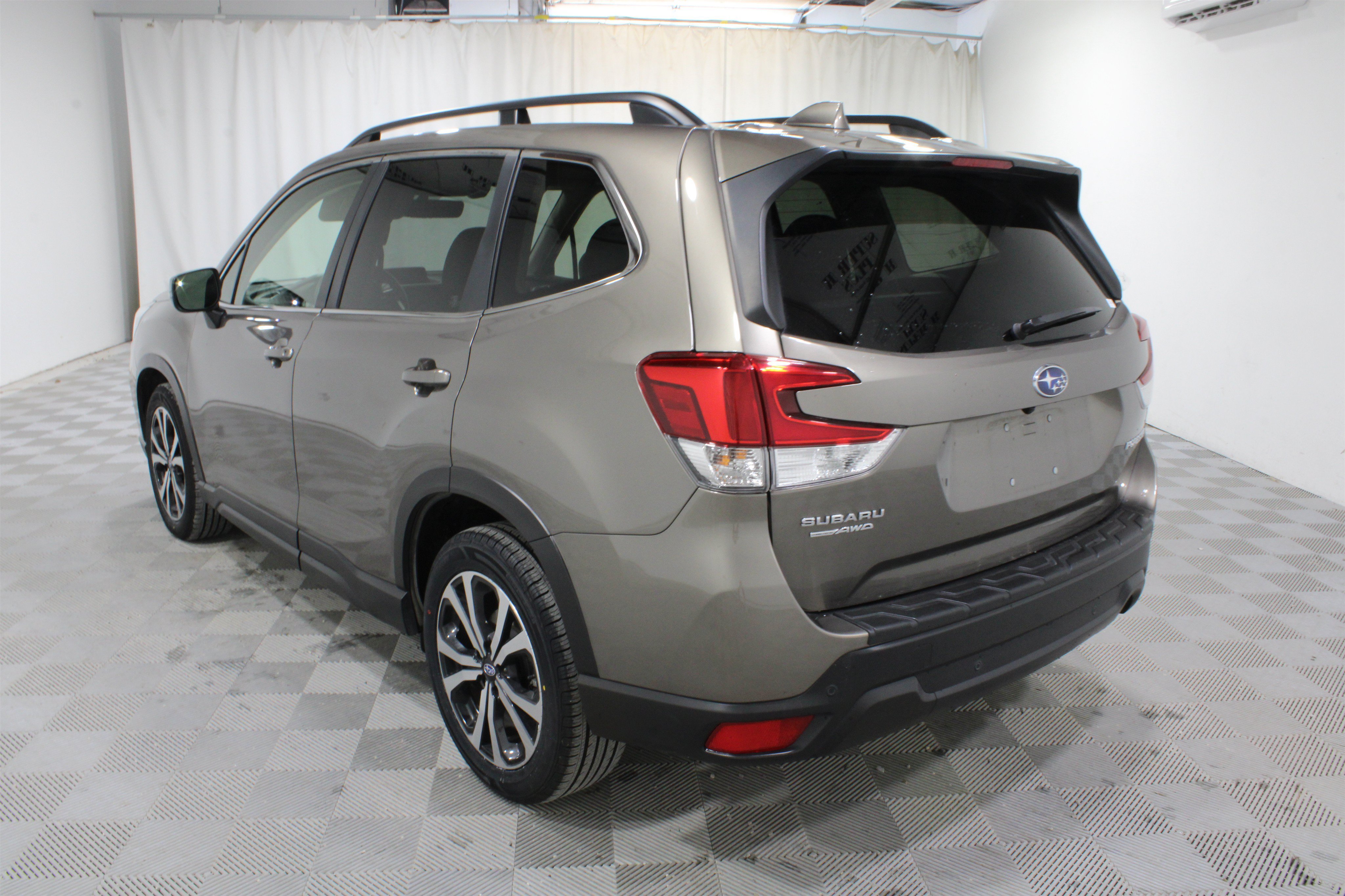 Used 2019 Subaru Forester Limited w/ Popular Package #3 AWD/4WD image 30