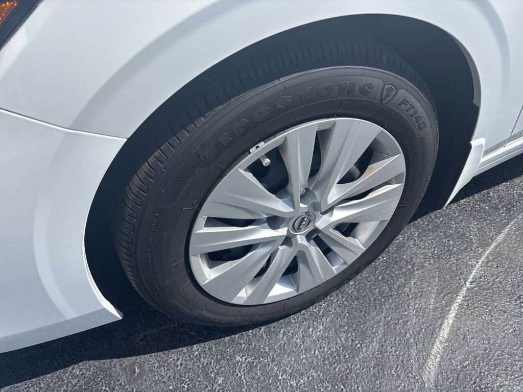 Used 2025 Nissan Sentra S image 6