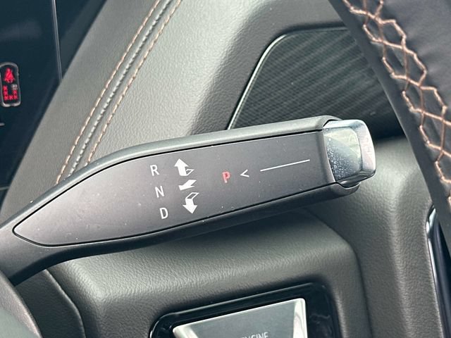Used 2025 GMC Yukon XL AT4 w/ AT4 Premium Plus Package AWD/4WD image 10