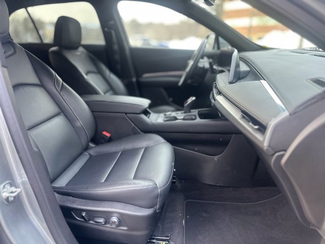 Used 2025 Cadillac XT4 Premium Luxury image 23