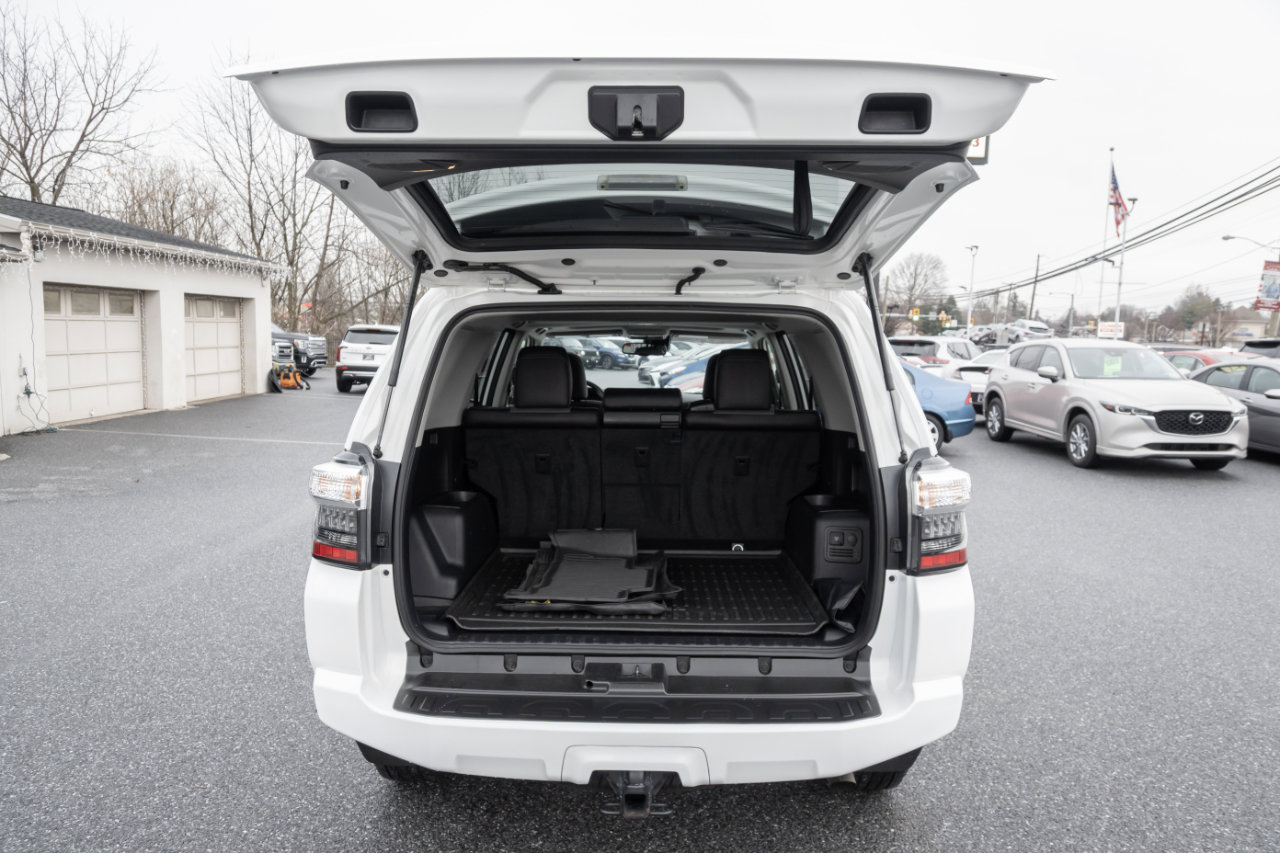 Used 2022 Toyota 4Runner SR5 Premium image 19