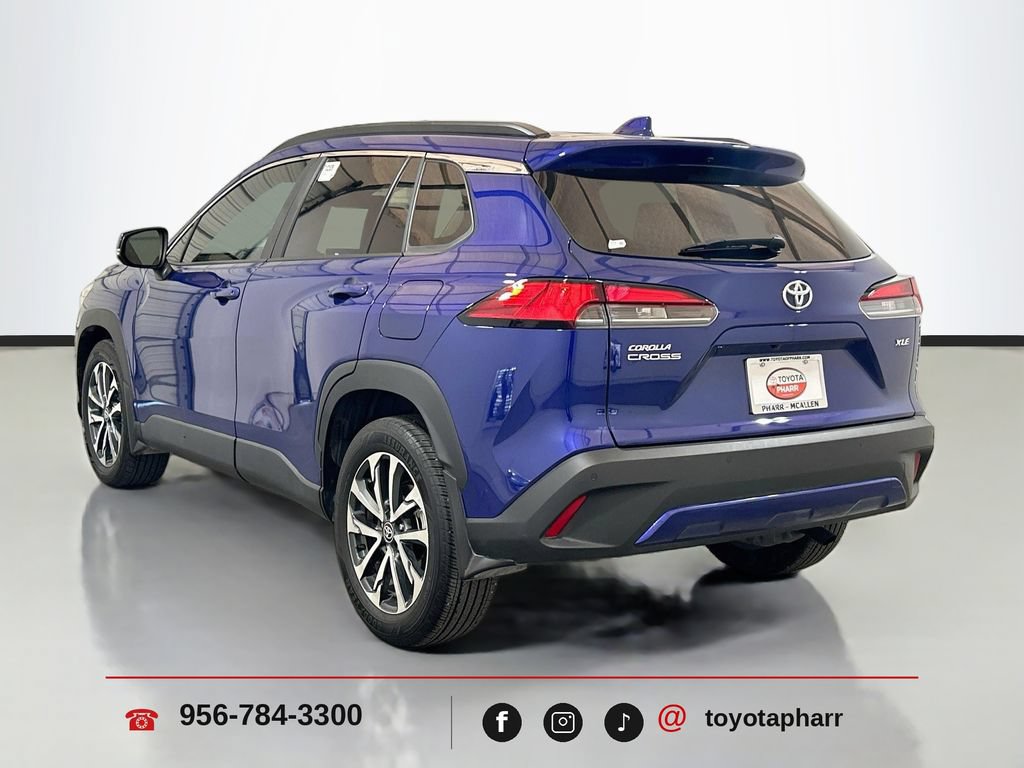Used 2023 Toyota Corolla Cross XLE w/ Convenience Package FWD image 7
