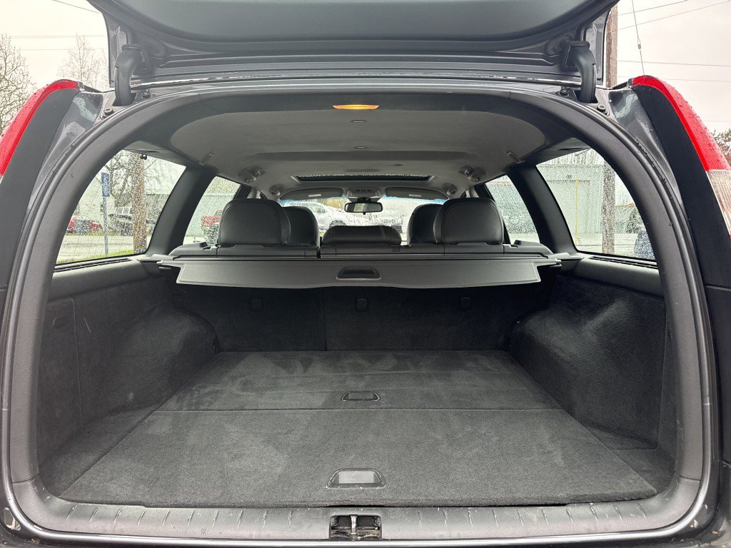 Used 2004 Volvo V70 2.5T FWD image 31