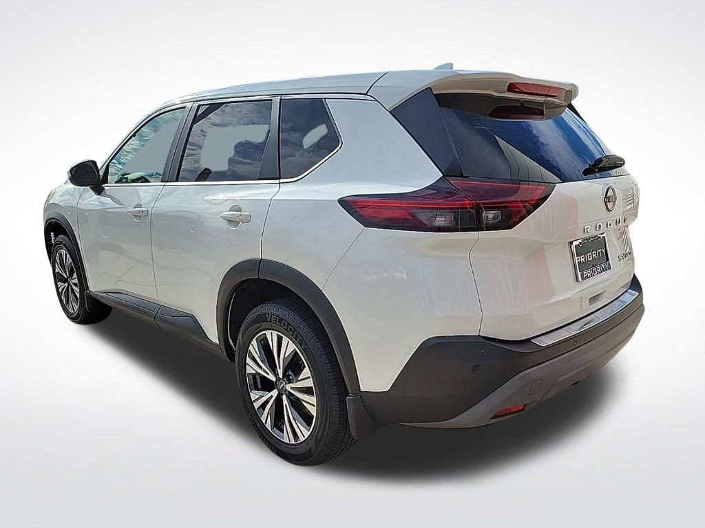 Certified 2022 Nissan Rogue SV image 3