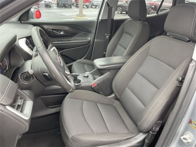 Used 2023 GMC Terrain SLE w/ Driver Convenience Package image 11