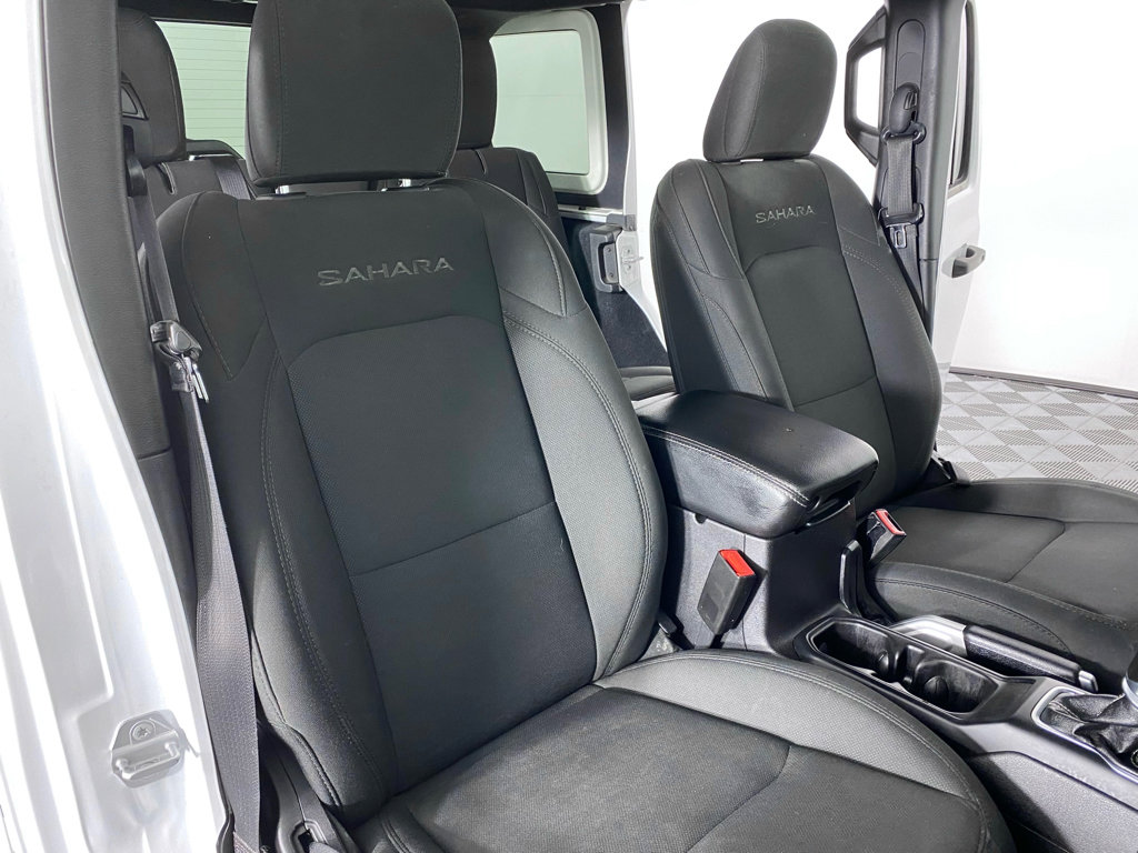 Used 2018 Jeep Wrangler Unlimited Sahara image 13