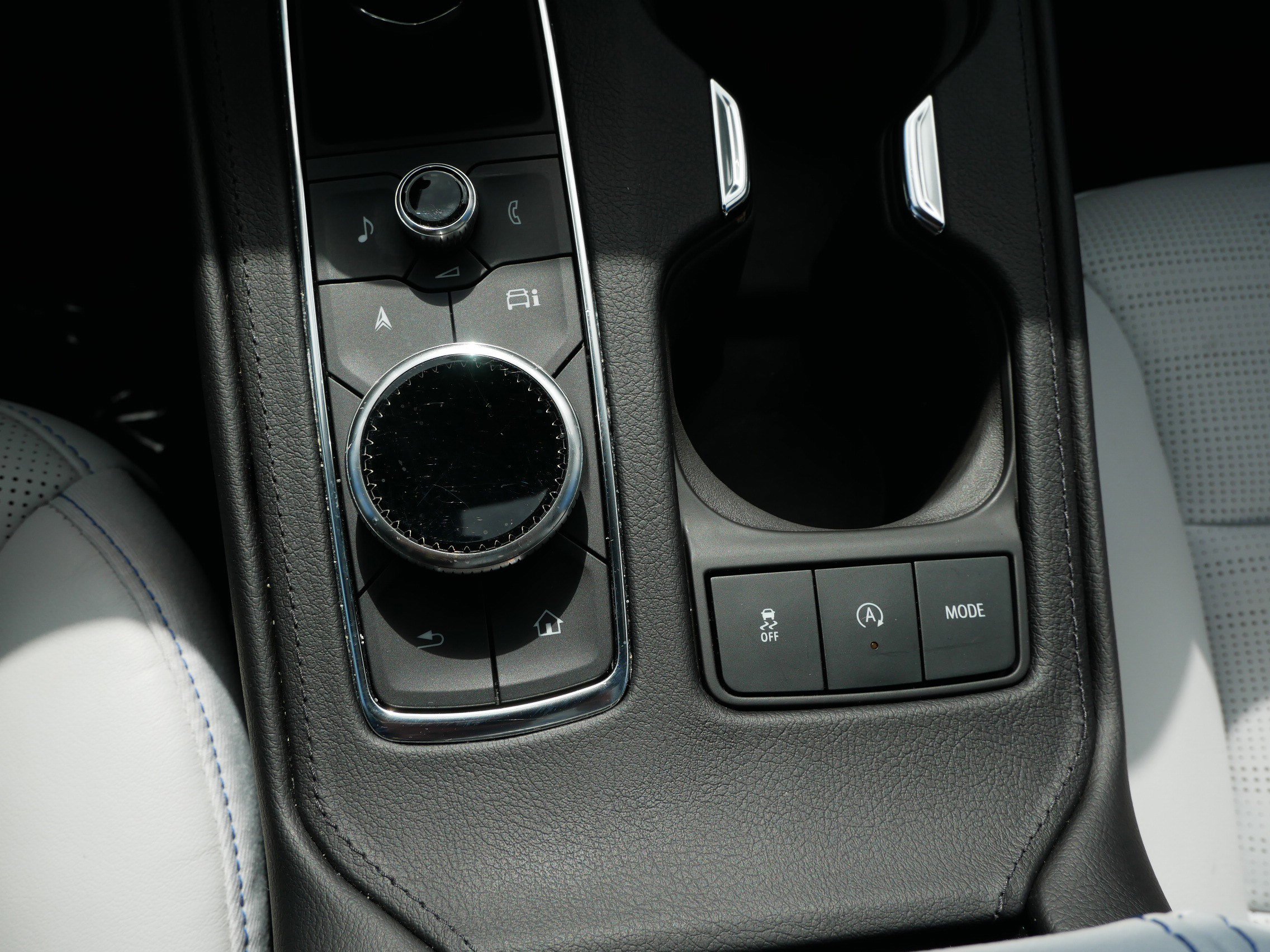 Certified 2024 Cadillac XT4 Sport AWD/4WD image 31