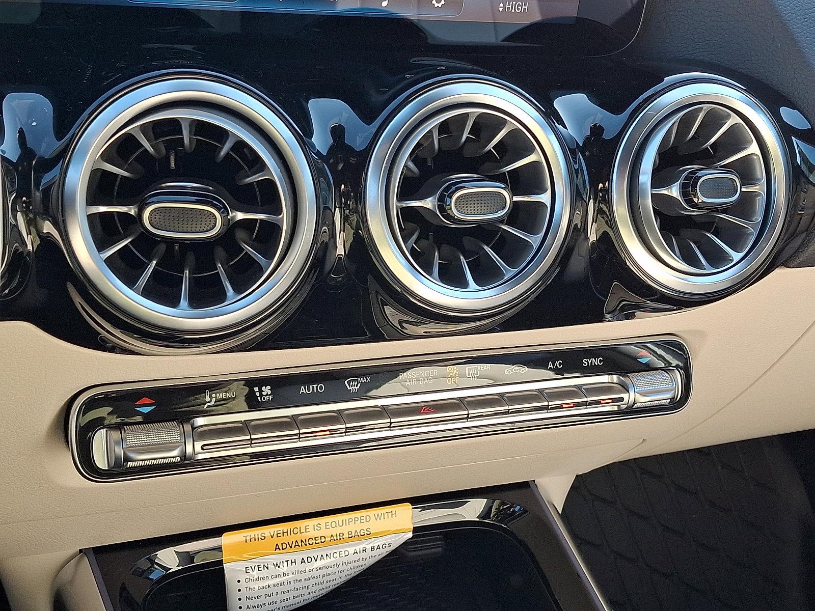 Certified 2026 Mercedes-Benz GLA 250 4MATIC image 15