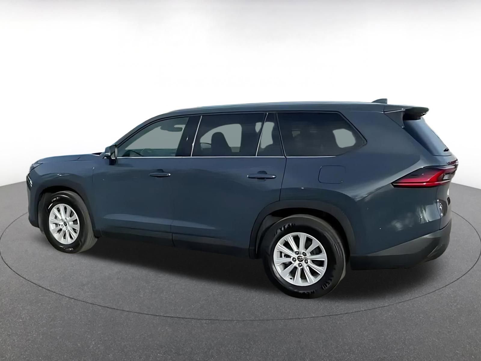 Used 2025 Toyota Grand Highlander FWD image 9