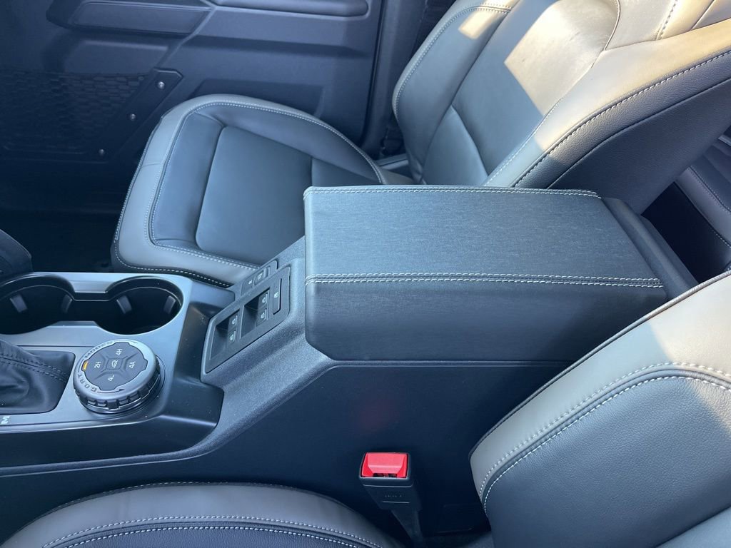 New 2025 Ford Bronco Outer Banks w/ Sasquatch Package image 11