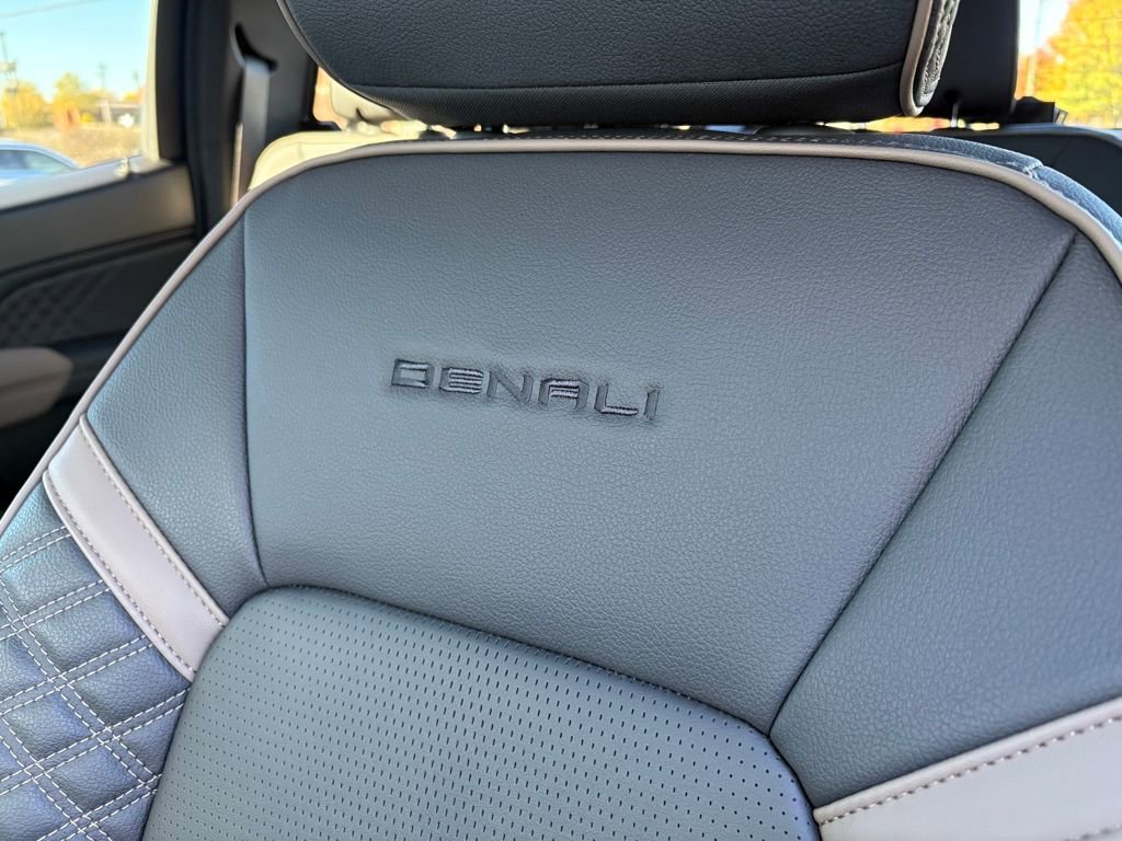 Certified 2024 GMC Canyon Denali image 18