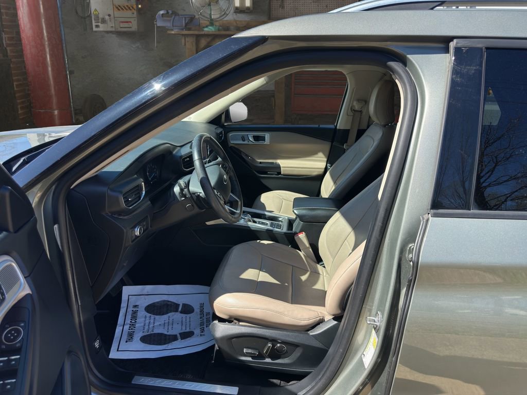 Used 2020 Ford Explorer Limited image 13