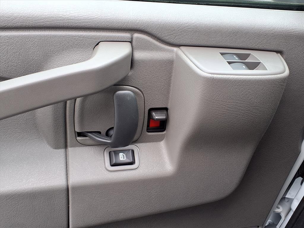 New 2025 Chevrolet Express 3500 Work Van w/ Power Convenience Package image 16