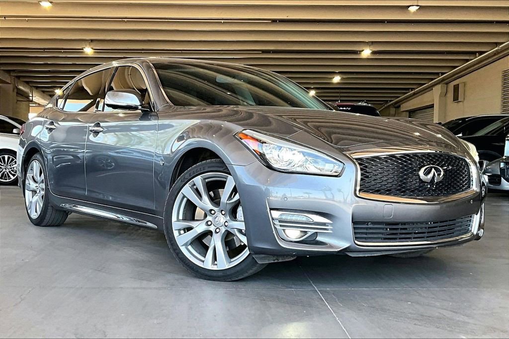 Used 2016 INFINITI Q70 L 3.7 RWD image 2