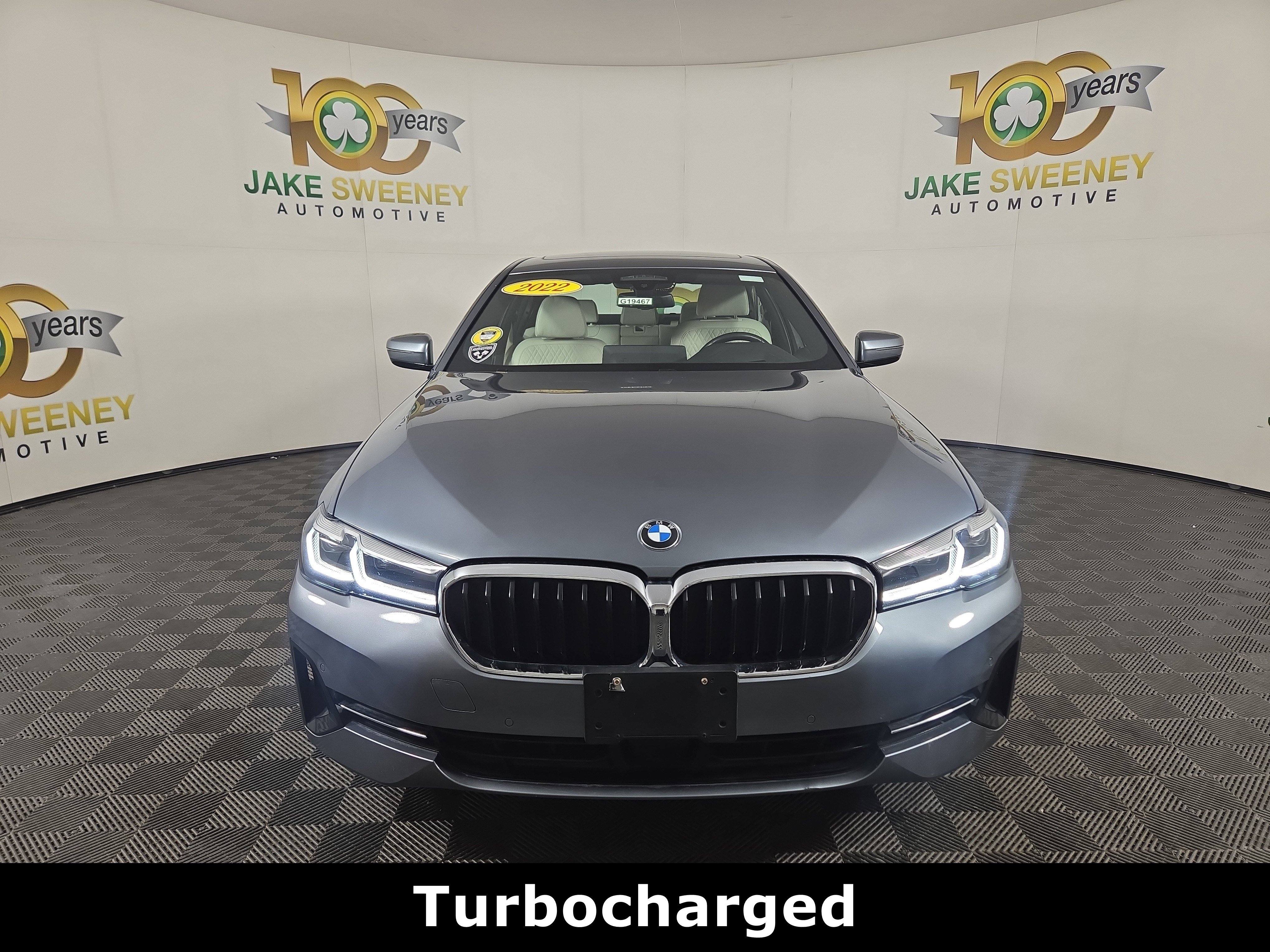 Used 2022 BMW 530i xDrive w/ Executive Package image 2