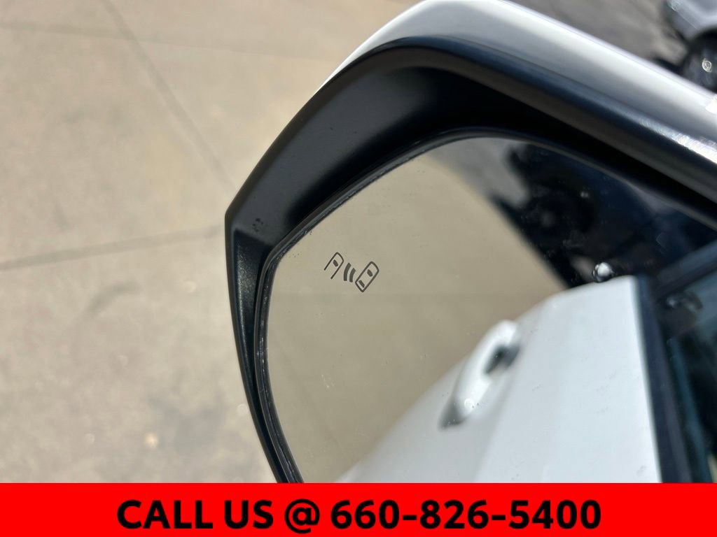 Used 2021 Toyota RAV4 XLE w/ Carpet Mat Package (TMS) AWD/4WD image 12