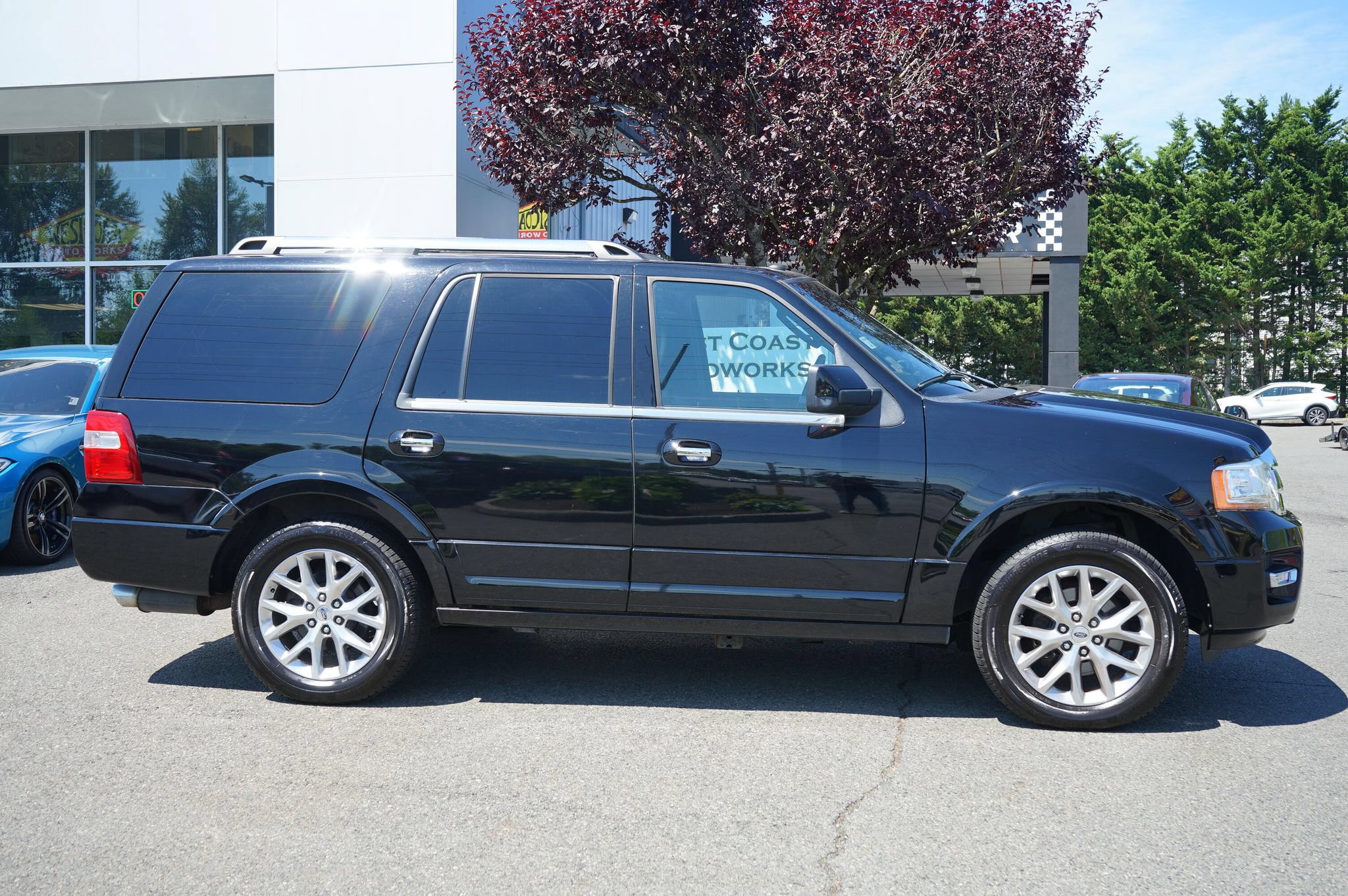 Used 2016 Ford Expedition Limited AWD/4WD image 6