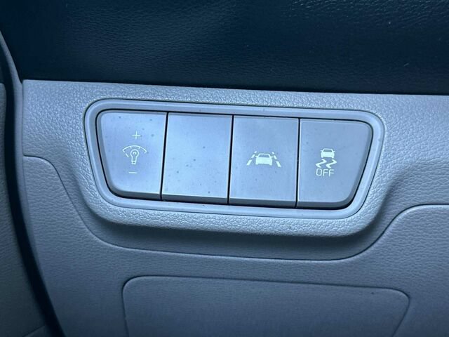 Used 2020 Kia Forte LXS FWD image 28