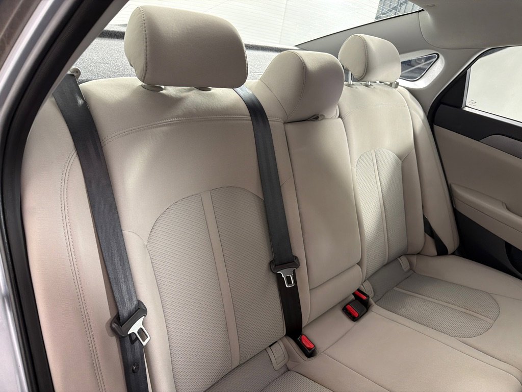 Used 2015 Hyundai Sonata SE FWD image 18