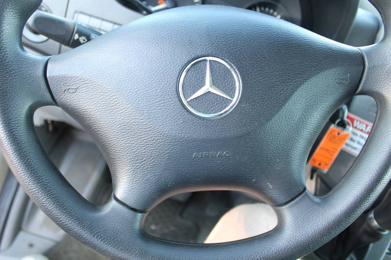 Used 2018 Mercedes-Benz Sprinter 2500 image 12