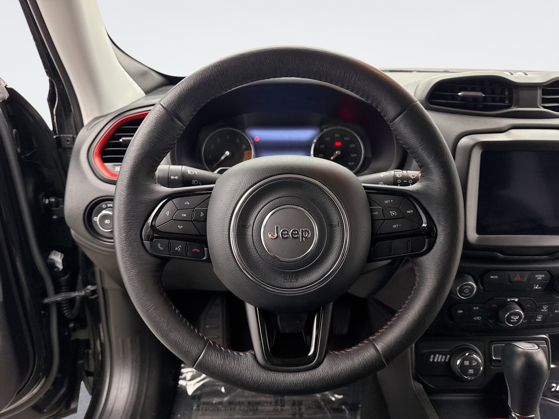 Used 2022 Jeep Renegade Trailhawk AWD/4WD image 12