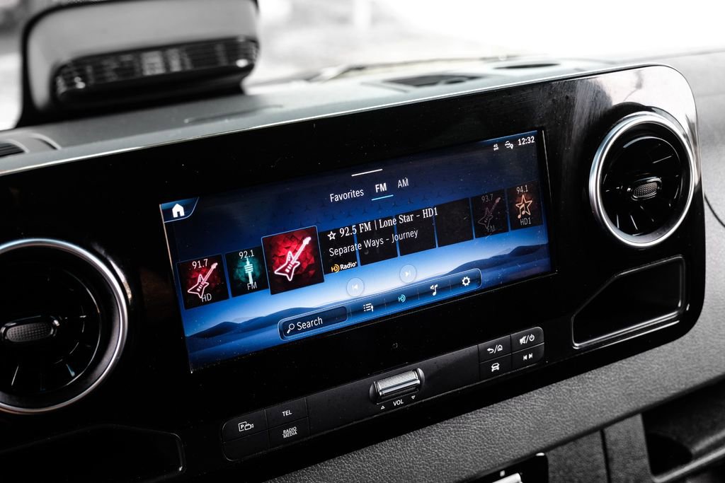 Used 2025 Mercedes-Benz Sprinter 2500 w/ Dashboard Charging Package image 26