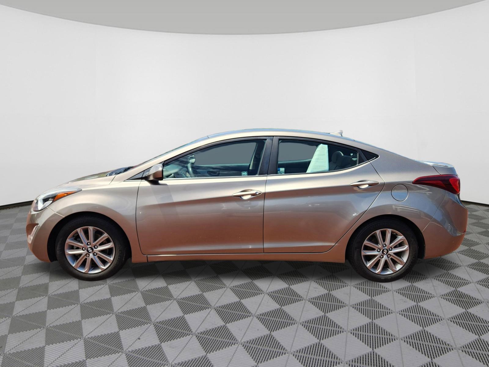 Used 2014 Hyundai Elantra SE w/ Option Group 02 FWD image 5