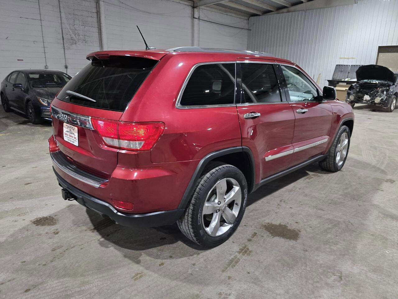 Used 2012 Jeep Grand Cherokee Overland image 12