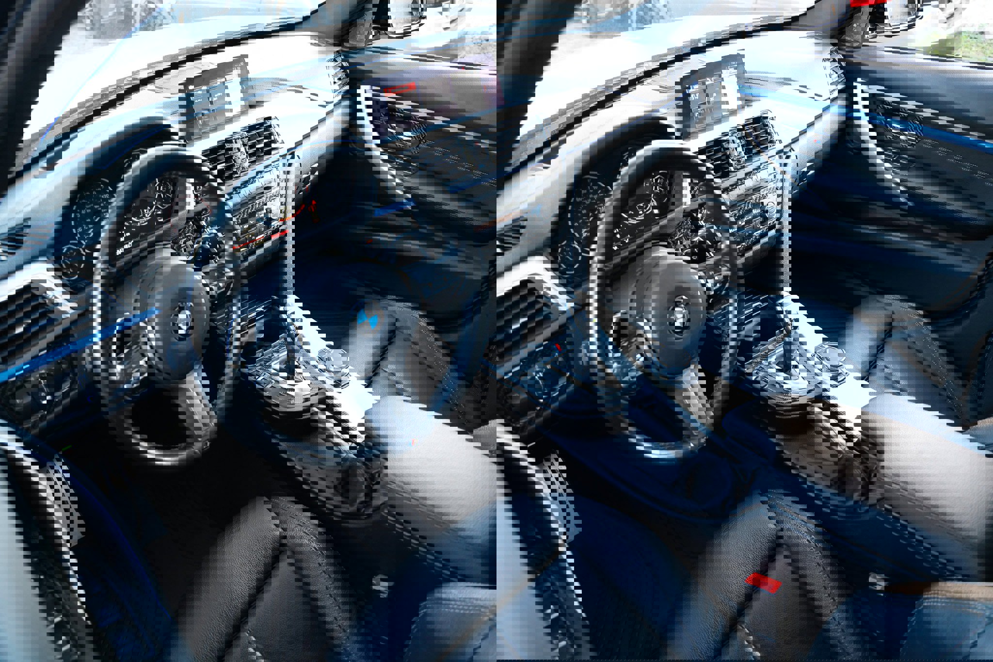 Used 2018 BMW 340i xDrive Sedan w/ Premium Package image 6