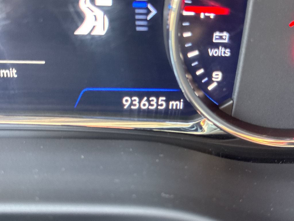 Used 2021 GMC Acadia AT4 w/ Technology Package AWD/4WD image 21