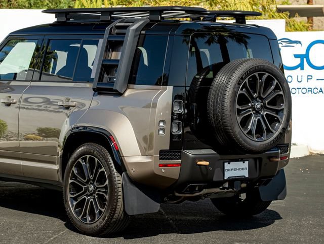 Certified 2025 Land Rover Defender 110 AWD/4WD image 10