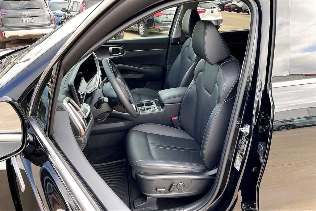 Used 2025 Kia Sorento S AWD/4WD image 25