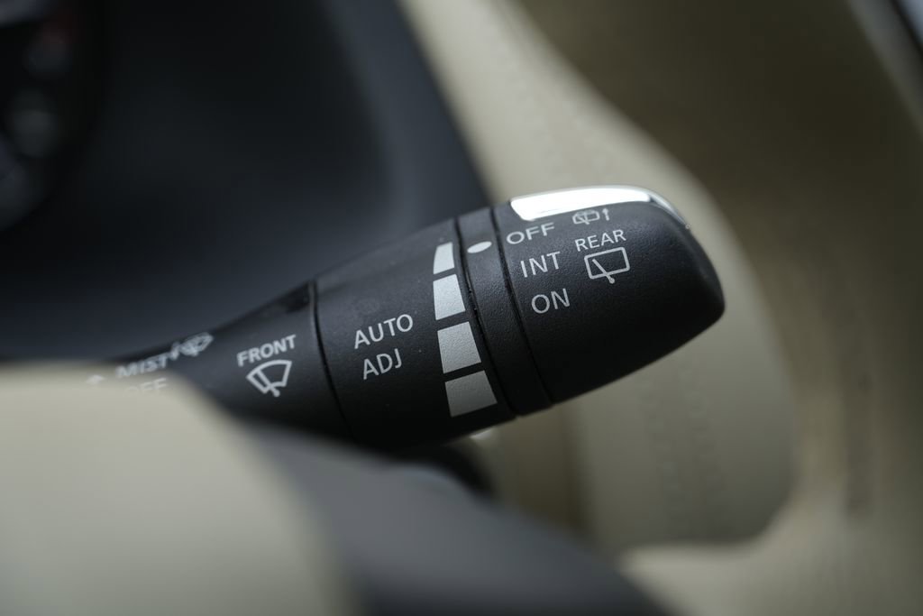 Used 2012 INFINITI QX56 4WD w/ Deluxe Touring Pkg image 53