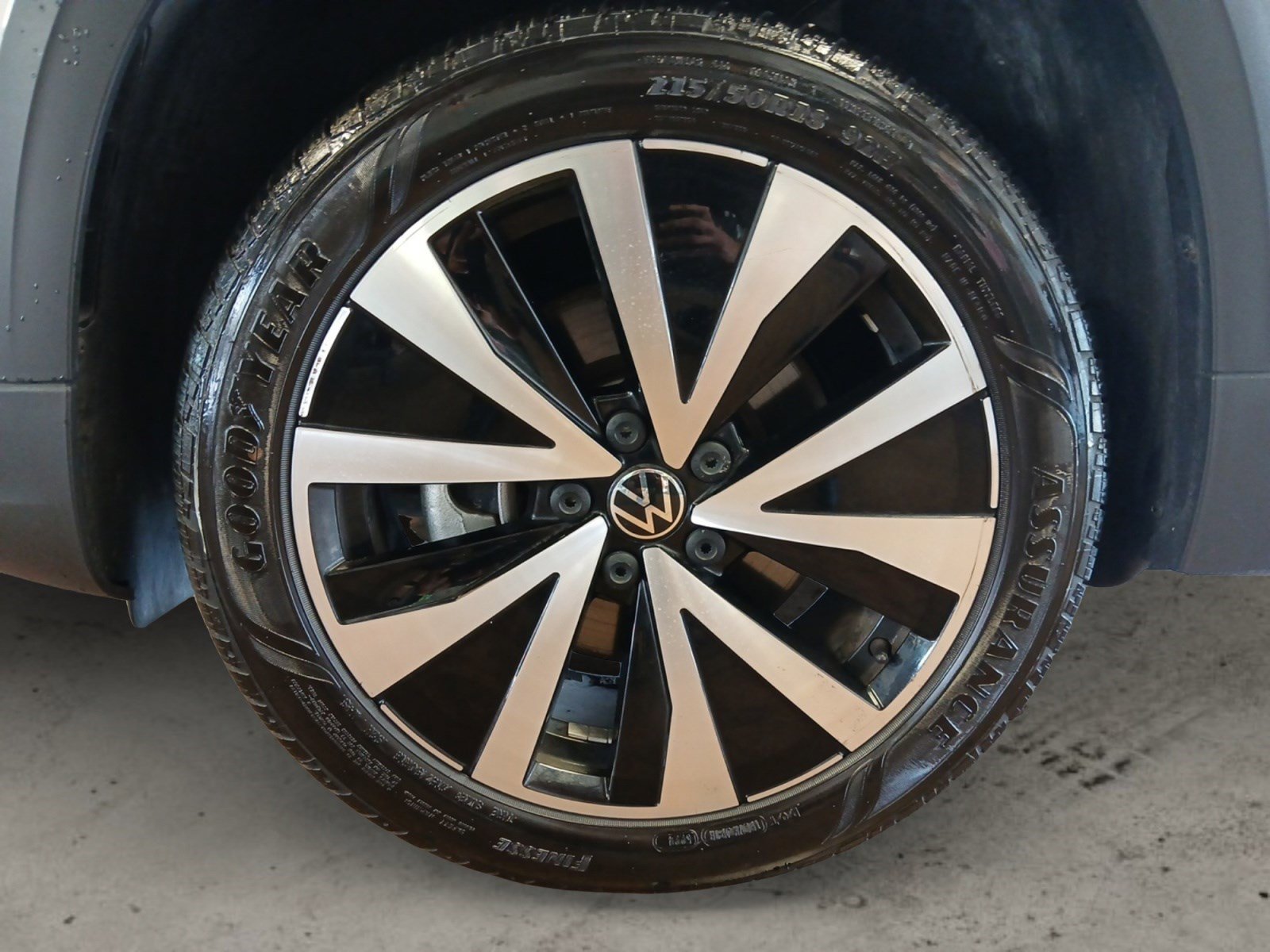 Used 2023 Volkswagen Taos SE w/ Panoramic Sunroof Package image 14