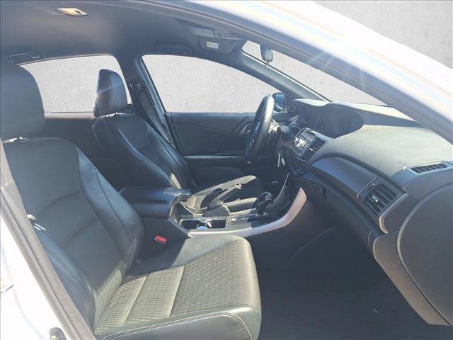 Used 2017 Honda Accord Sport image 15