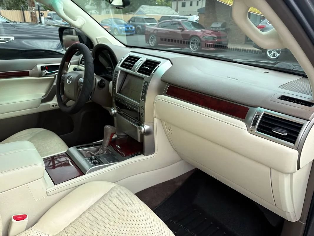 Used 2010 Lexus GX 460 w/ Comfort Plus Pkg AWD/4WD image 21