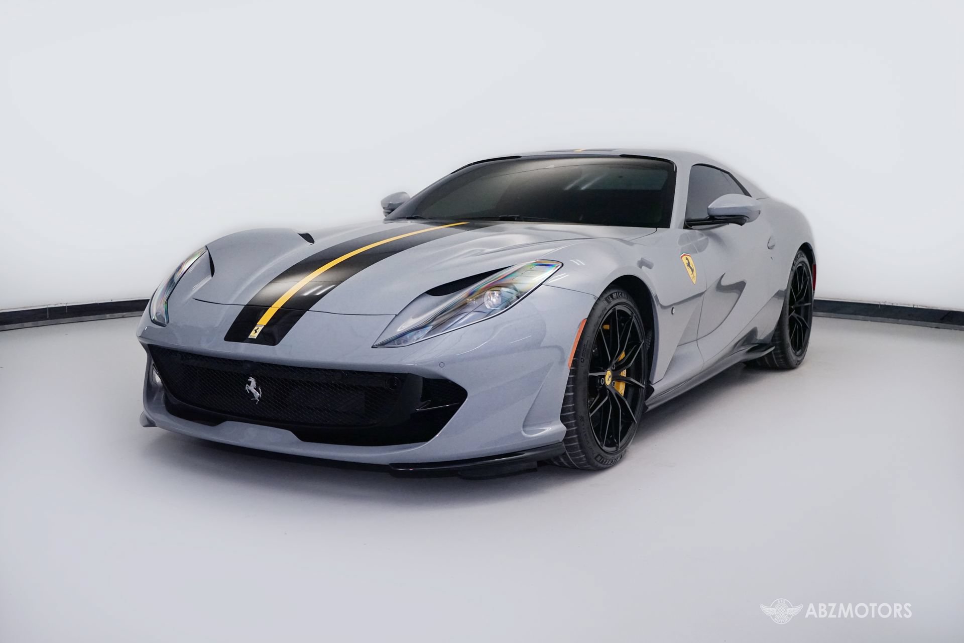 Used 2022 Ferrari 812 GTS RWD image 2