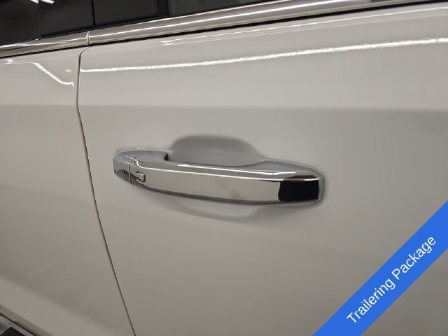 Used 2019 GMC Sierra 1500 SLT w/ SLT Premium Package AWD/4WD image 9