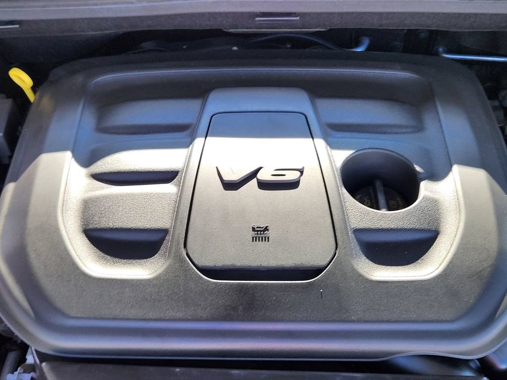Used 2020 Jeep Grand Cherokee Altitude AWD/4WD image 16