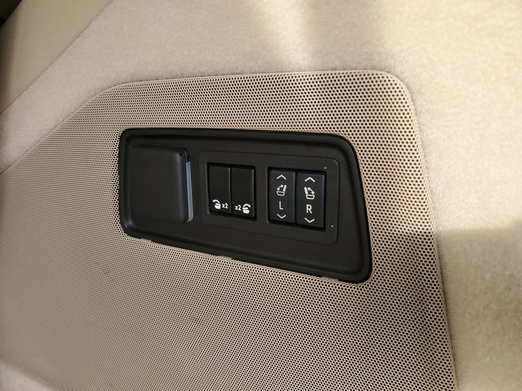 Used 2024 Cadillac Escalade Premium Luxury w/ LPO, Floor Liner Package image 32