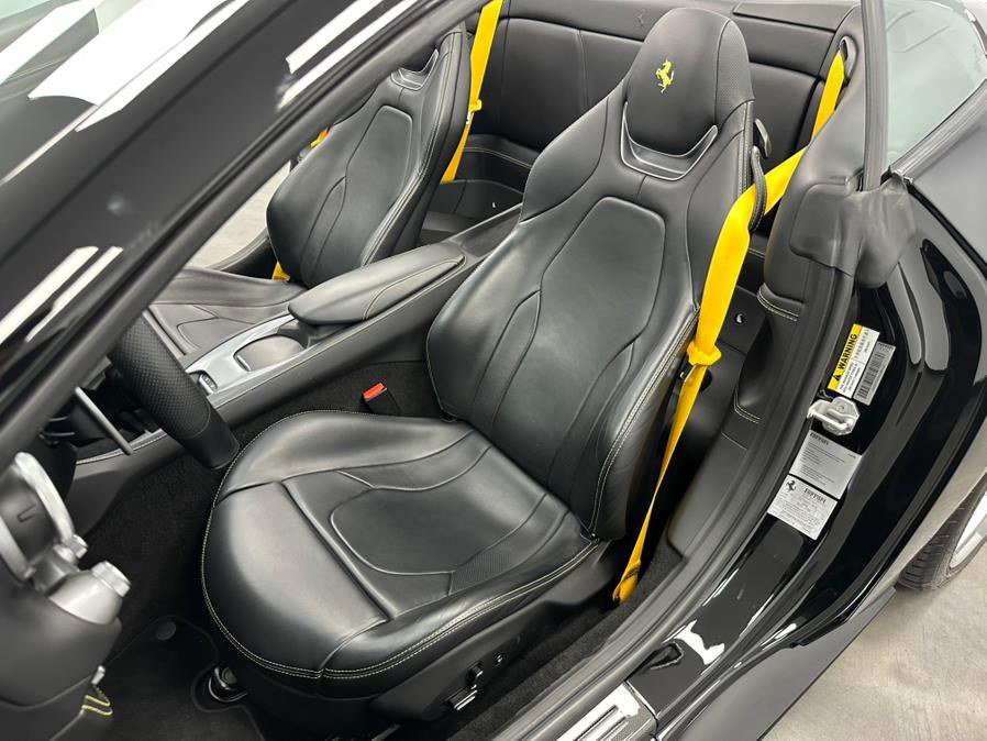 Used 2019 Ferrari Portofino RWD image 53