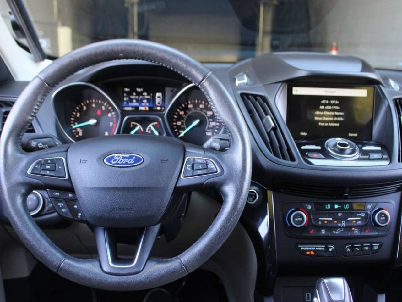 Used 2019 Ford Escape Titanium FWD image 41