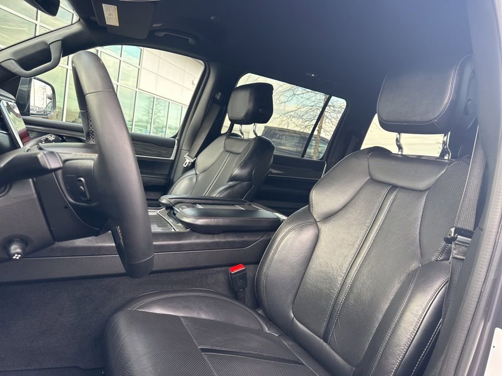 Used 2022 Jeep Wagoneer Series III w/ Flexible Seating Group image 18