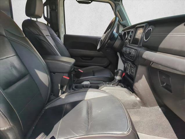 Used 2022 Jeep Wrangler Unlimited Sahara w/ Cold Weather Group image 26