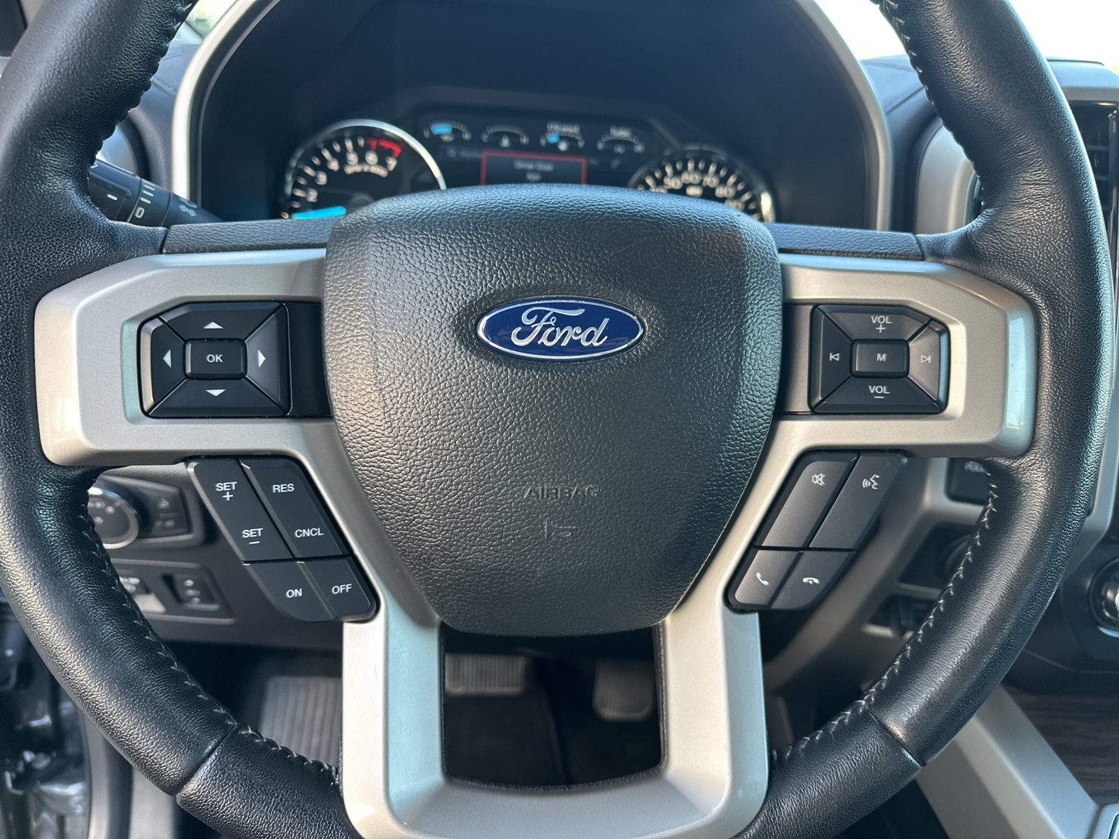Used 2018 Ford F150 Lariat w/ Max Trailer Tow Package AWD/4WD image 19