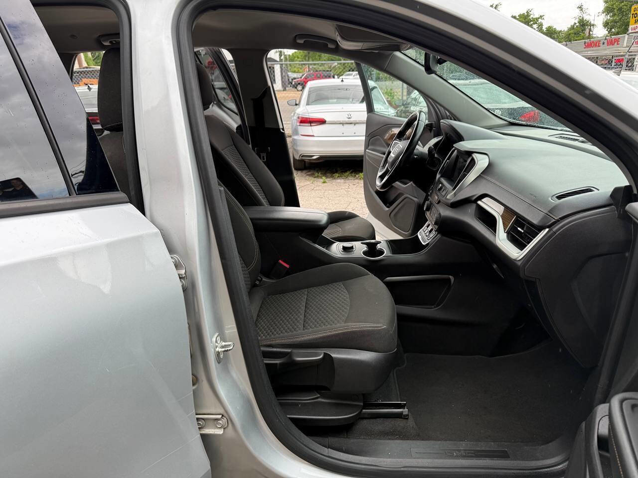 Used 2018 GMC Terrain SLE FWD image 17