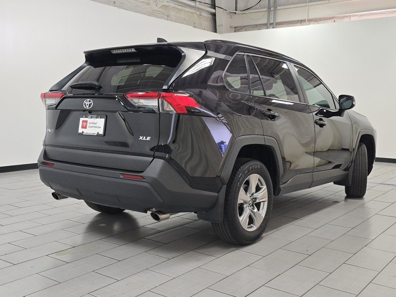 Certified 2024 Toyota RAV4 XLE w/ Convenience Package FWD image 16