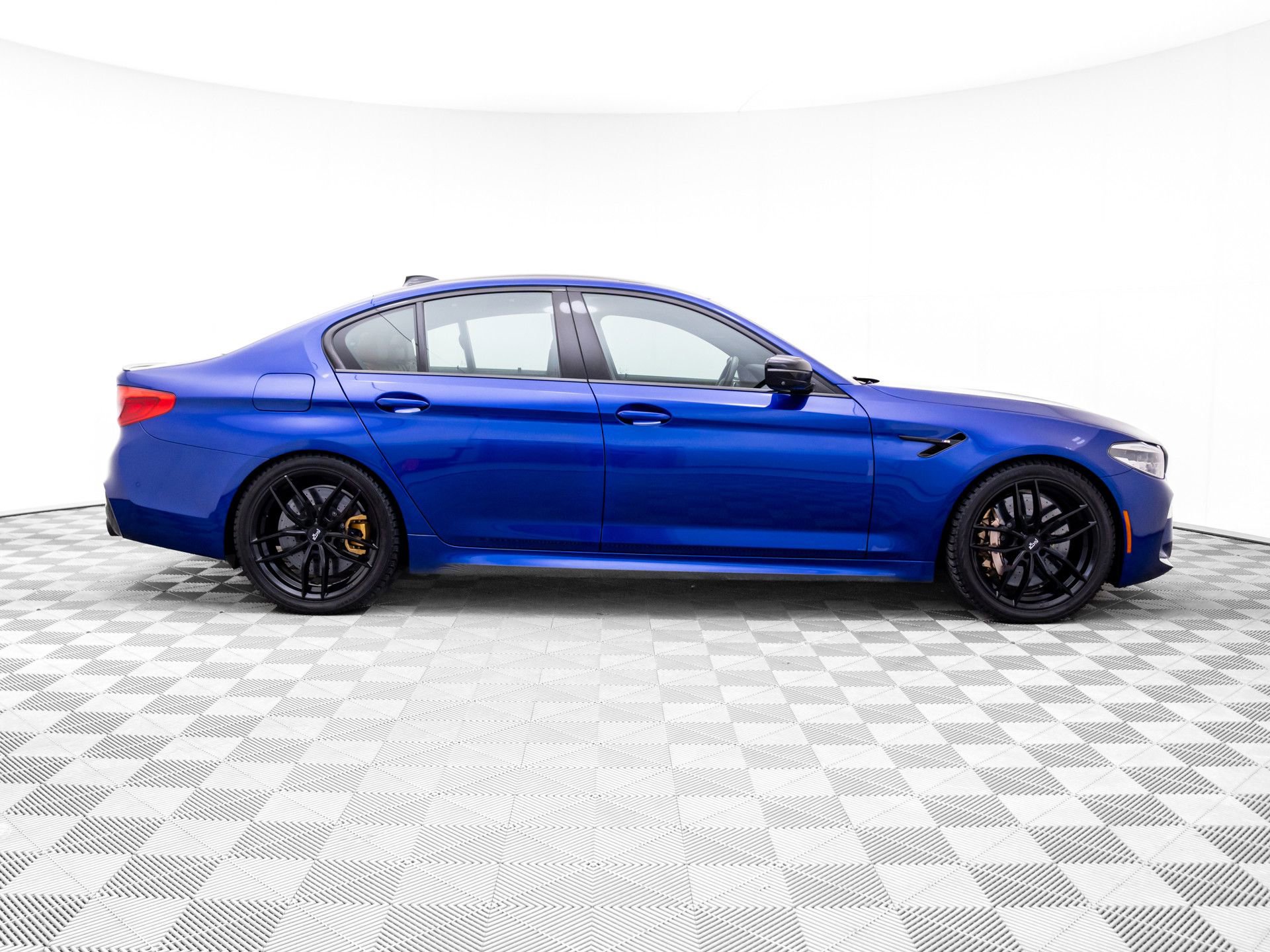 Used 2019 BMW M5 image 5